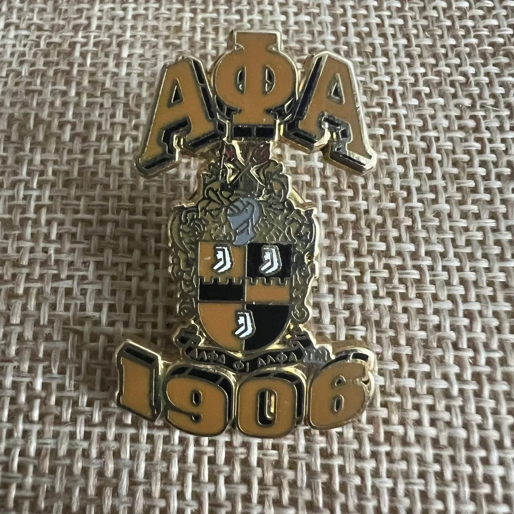 Vtg Alpha Phi Alpha 1906 Fraternity Crest Enamel Lapel Pin Gold Tone Academic 90